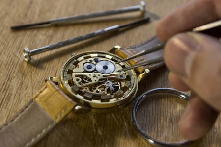 Cuidado de tu reloj: Claves para mantenerlo en óptimas condiciones